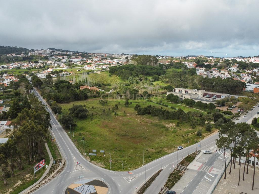 Lote de terreno de gaveto com 17.000m2 e pleno de potencialidades (Sesimbra) - Image 12