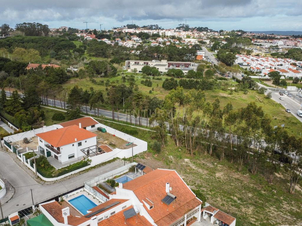 Lote de terreno de gaveto com 17.000m2 e pleno de potencialidades (Sesimbra) - Image 10