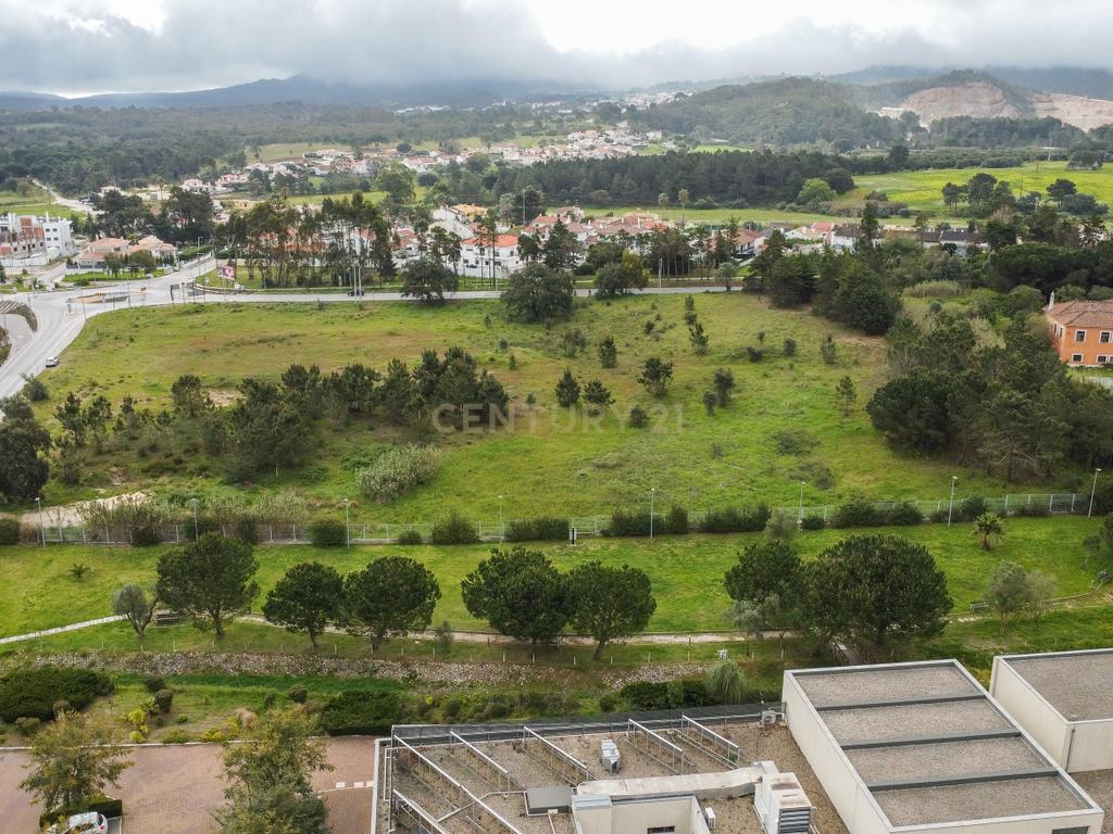 Lote de terreno de gaveto com 17.000m2 e pleno de potencialidades (Sesimbra) - Image 20