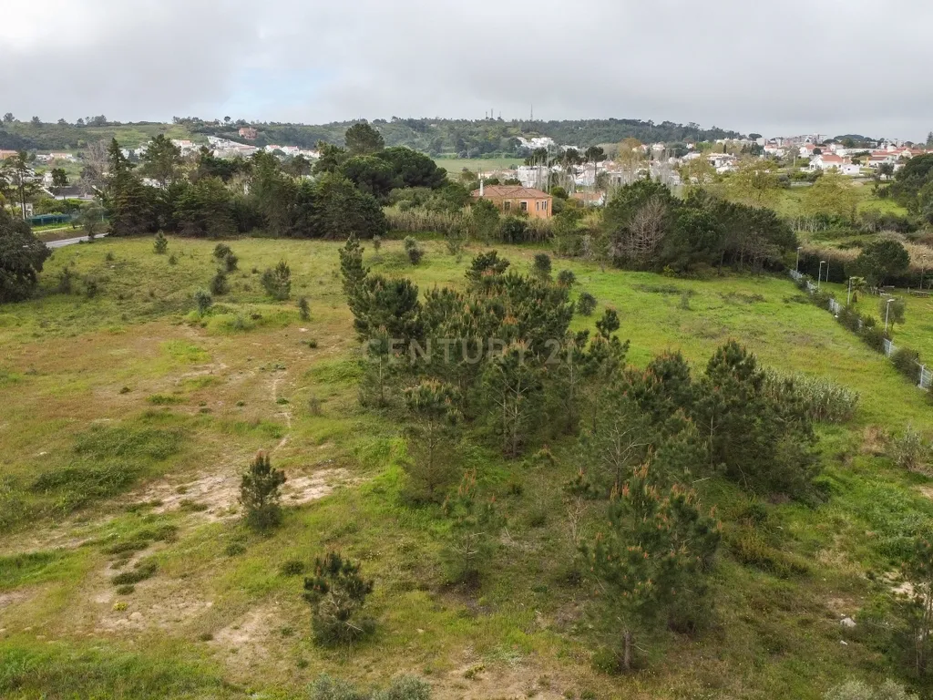 Lote de terreno de gaveto com 17.000m2 e pleno de potencialidades (Sesimbra) - Image 17