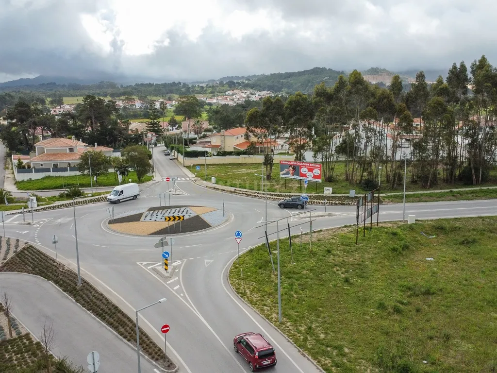 Lote de terreno de gaveto com 17.000m2 e pleno de potencialidades (Sesimbra) - Image 14