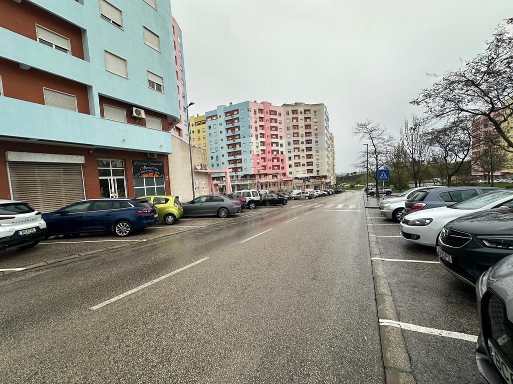 Loja com 68m2 em Santa Marta, Corroios - Image 18