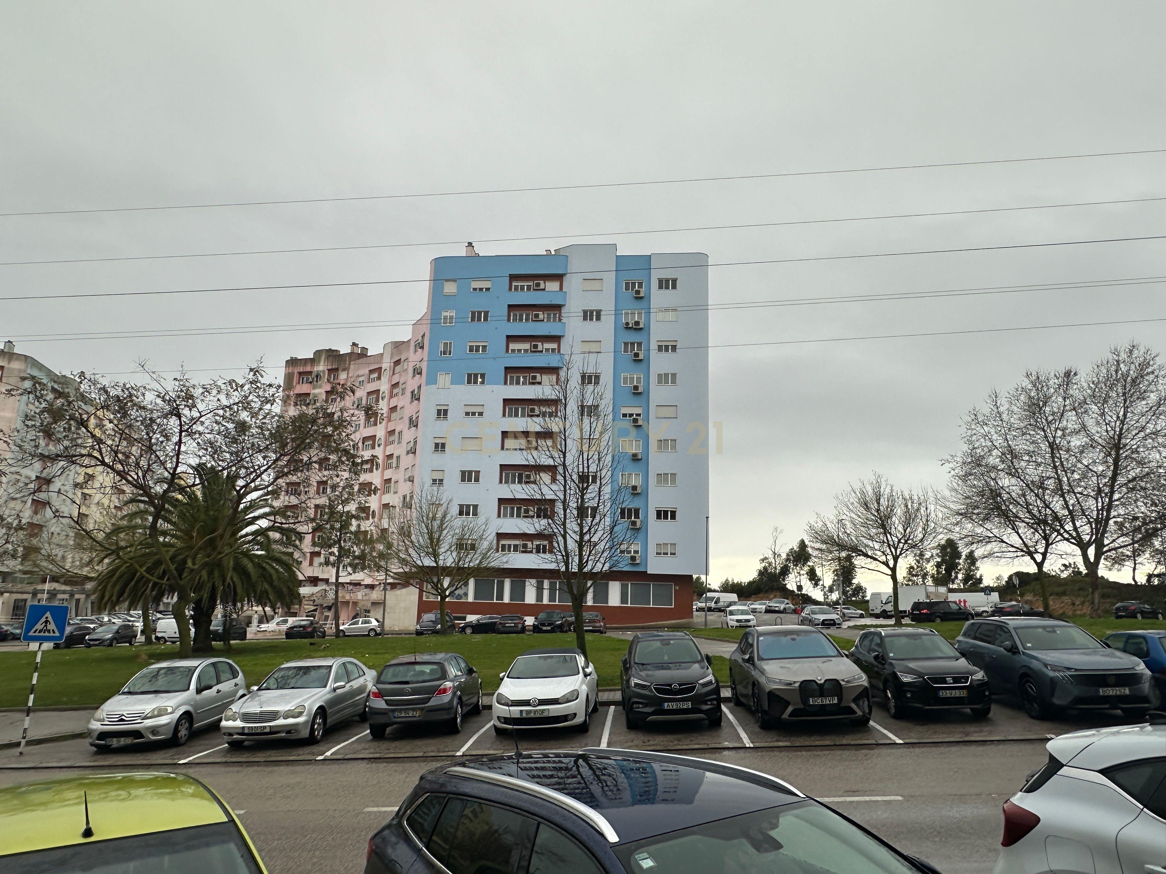 Loja com 68m2 em Santa Marta, Corroios - Image 13