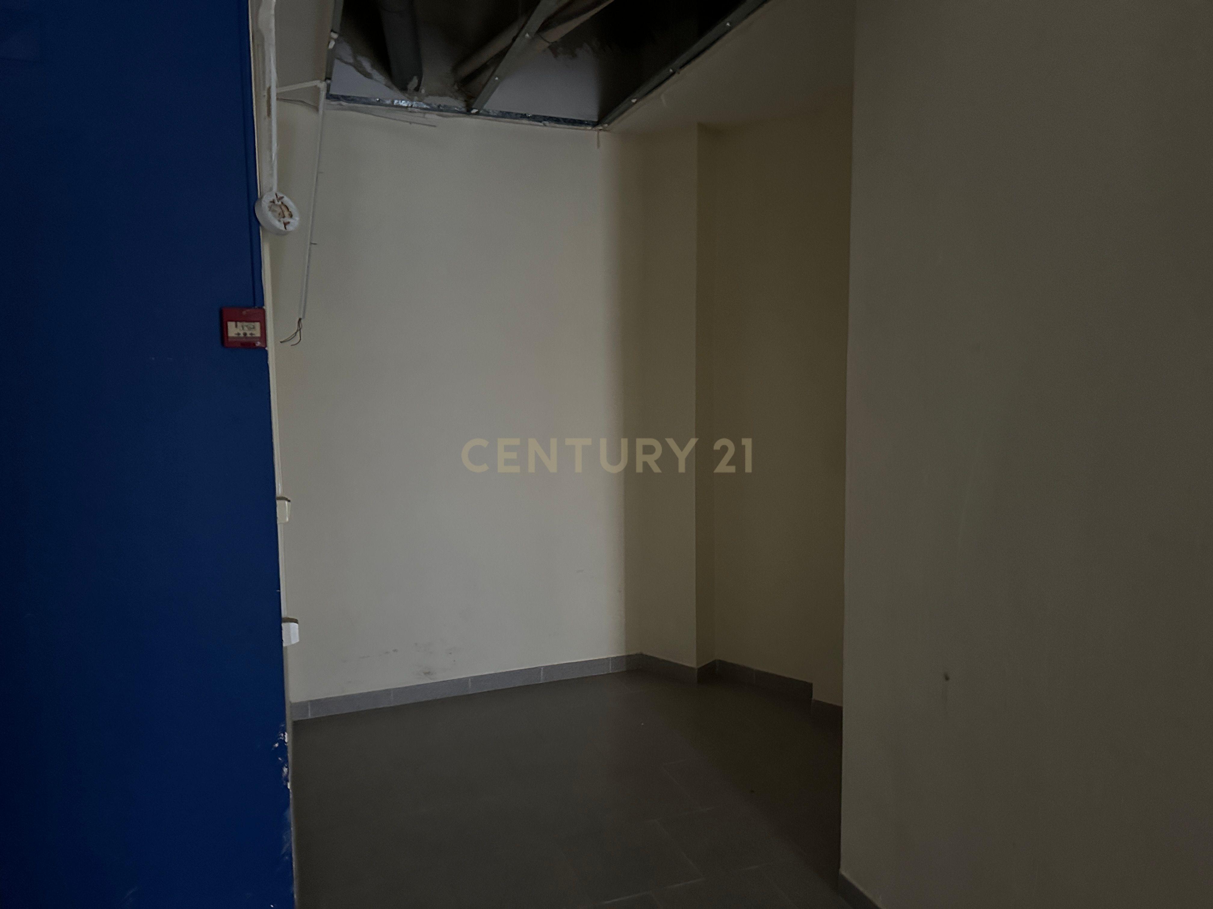 Loja com 68m2 em Santa Marta, Corroios - Image 12