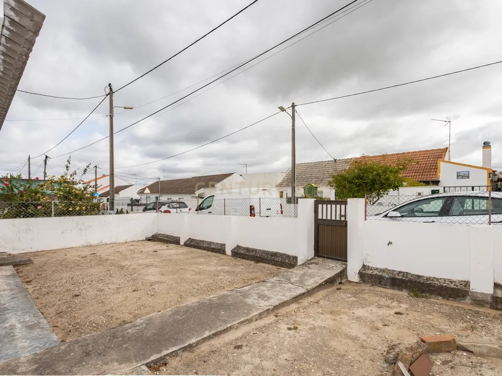 Moradia T3 com Sótão, Quintal e Excelente Potencial – Bairro Montevil, Alcácer do Sal - Image 34