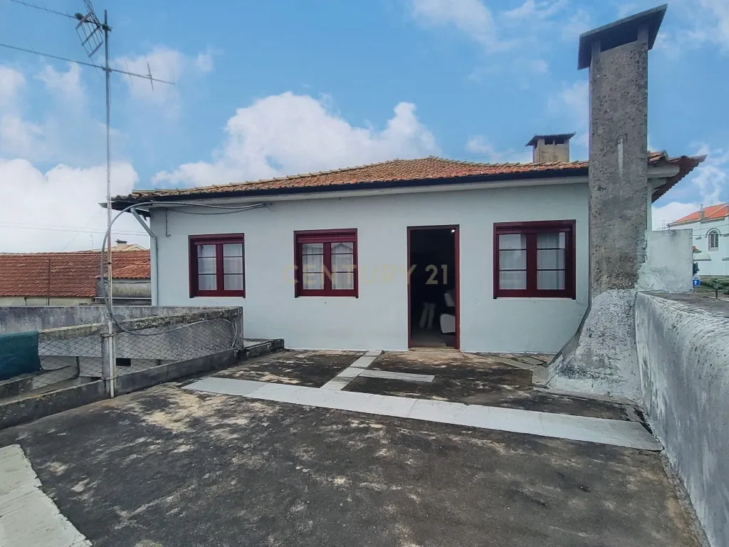 Moradia com Comércio em Amorim, Póvoa de Varzim - Uma Oportunidade Única! - Image 4