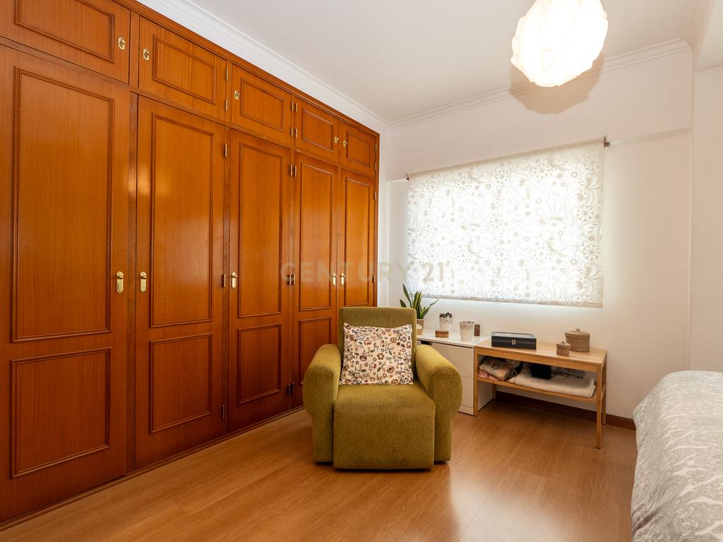 ** ESPECTACULAR APARTAMENTO NO CENTRO DE MAFRA, COM PARQUEAMENTO ** - Image 26