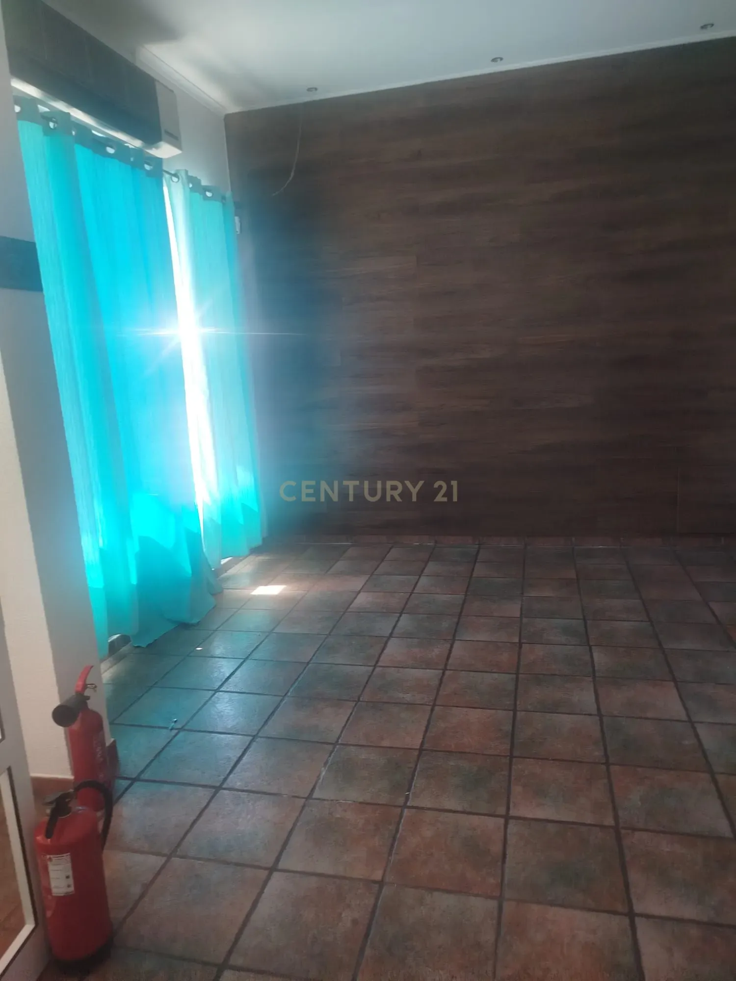 Fotografia 3 de Loja para Arrendamento – Quinta das Amoreiras