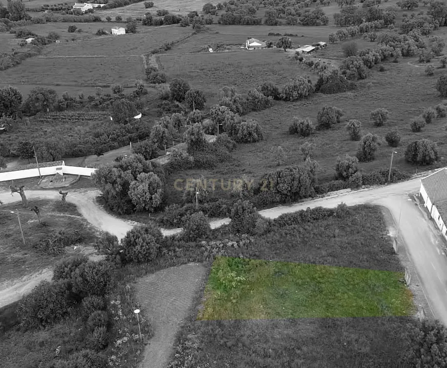 Lote de Terreno Urbano em Alcáçovas – Oportunidade Única para Construção de Habitação - Image 2