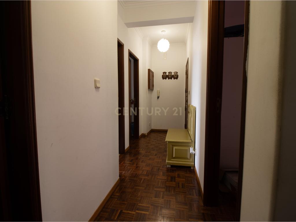 Apartamento T3 com Varanda na Quinta do Conde – 3º Andar  - Image 9
