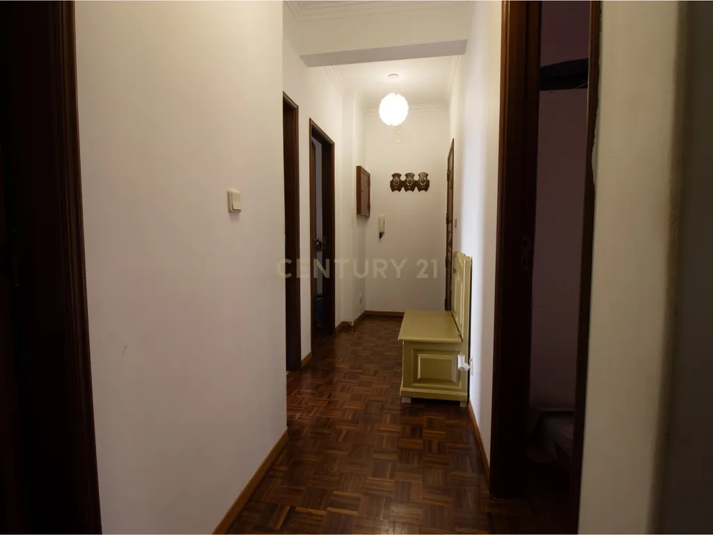 Apartamento T3 com Varanda na Quinta do Conde – 3º Andar - Image 9