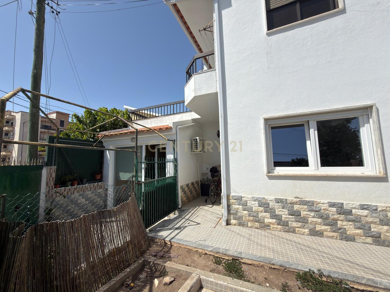 Fotografia 12 de Moradia de Gaveto T3 no Centro da Charneca da Caparica
