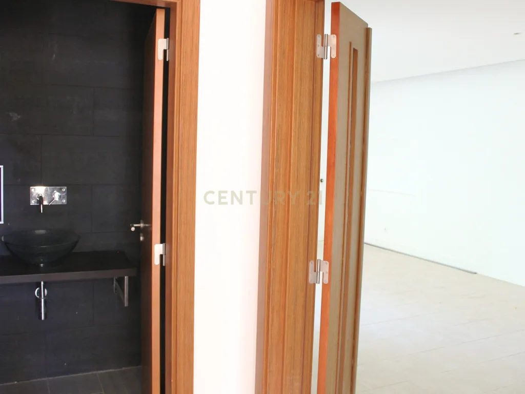 Moradia T3 com Piscina e Vista Mar - Fuzeta, Olhão - Image 14