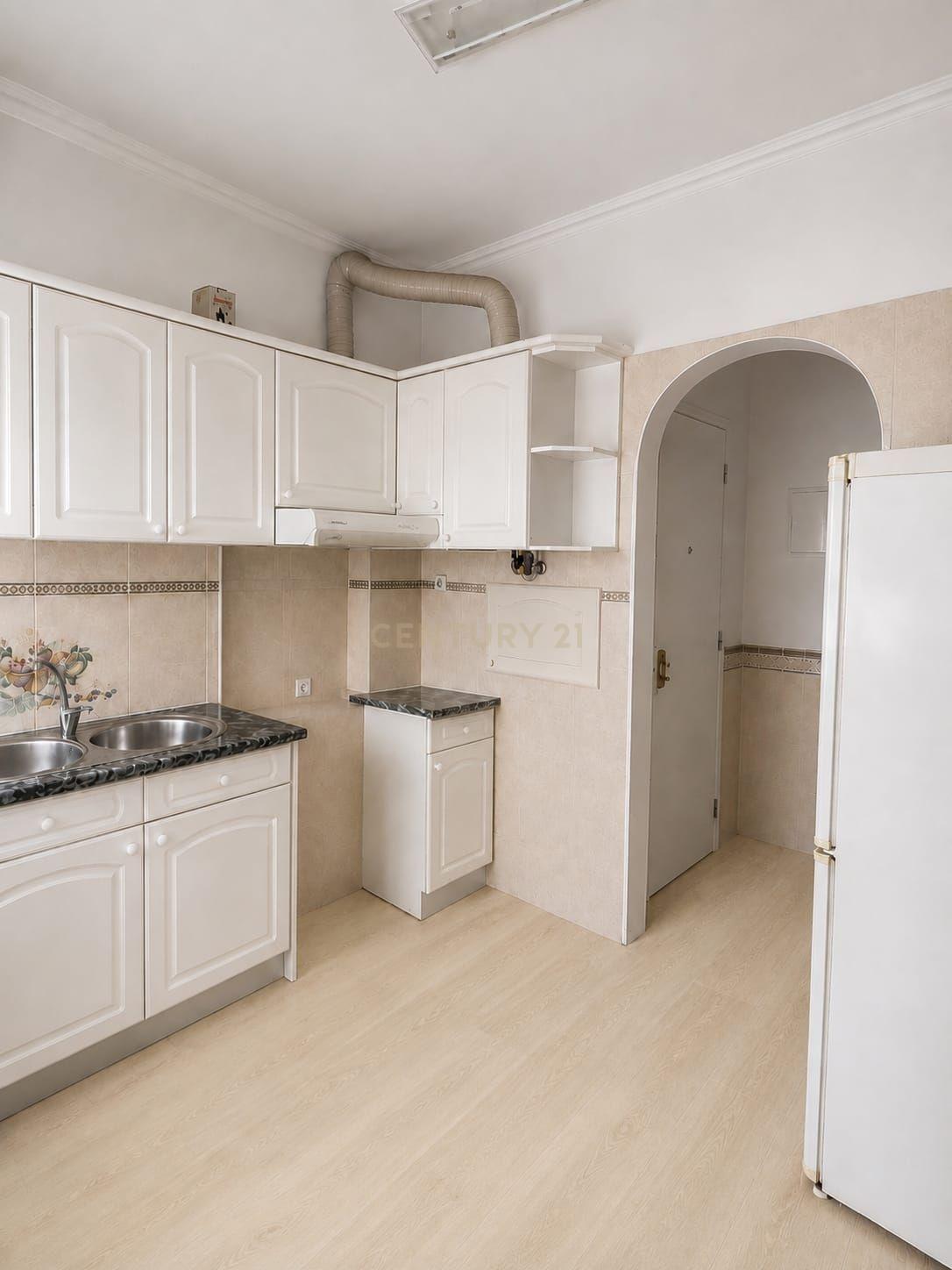 Fotografia 2 de Apartamento T2 na Mina – Amadora | Localização de excelência junto ao Parque Central