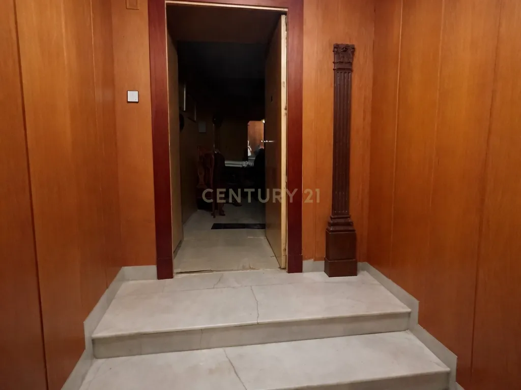 Edifício exclusivo com grande potencial numa das melhores zonas de Trujillo - Image 111
