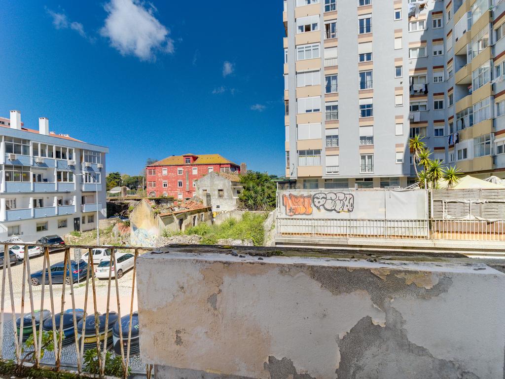 Apartamento T2 em Remodelação - Portela de Sintra - Image 13