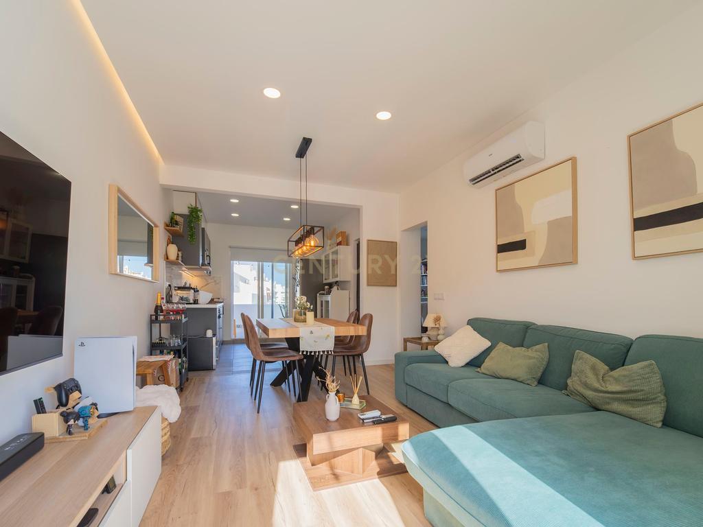 Apartamento T1 com Terraços e Vista Panorâmica em Olhão - Image 2