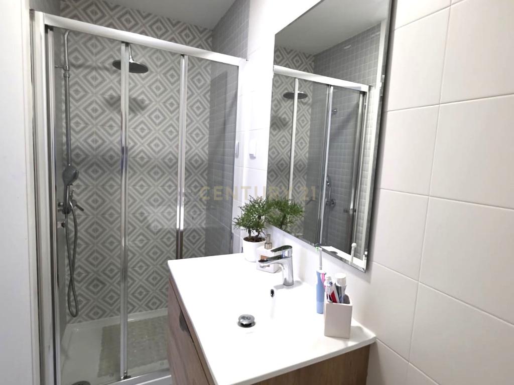 Apartamento T4 agora T3 em Almada transportes á porta  #  Negociável  # - Image 9
