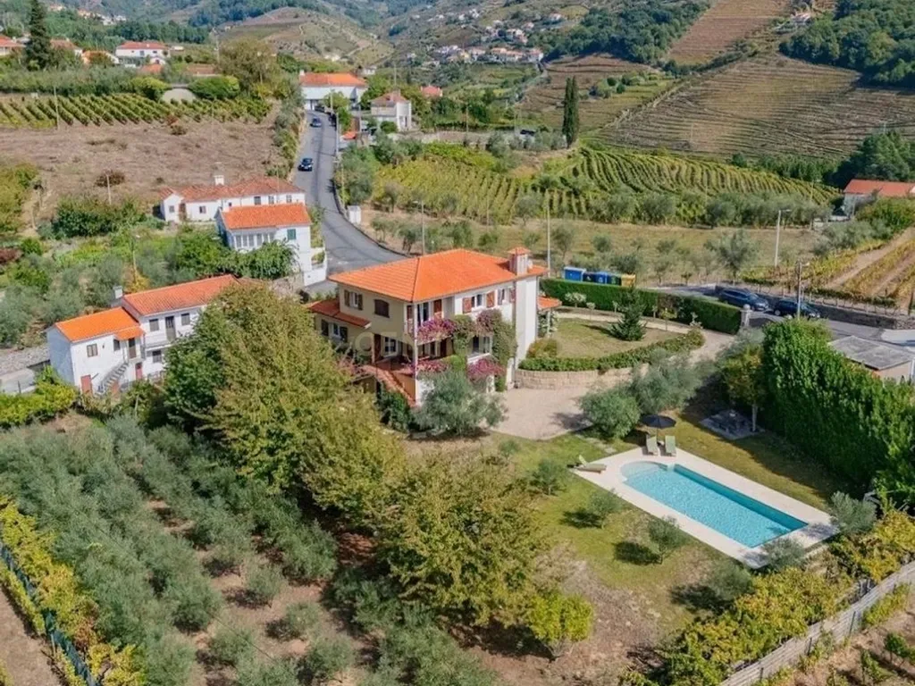 Quinta T3 + 1 com Piscina em Sermanha, Sedielos - Peso da Régua - Vila Real - Image 14