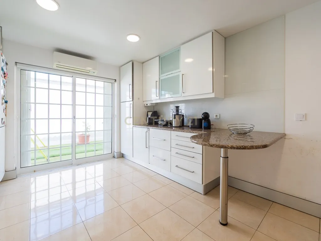 Moradia T4 com piscina | Cascais - Image 25