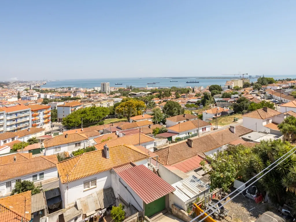 Apartamento T3 com Vista Deslumbrante sobre a Baía de Setúbal – Bairro dos Pescadores, Reboreda - Image 34
