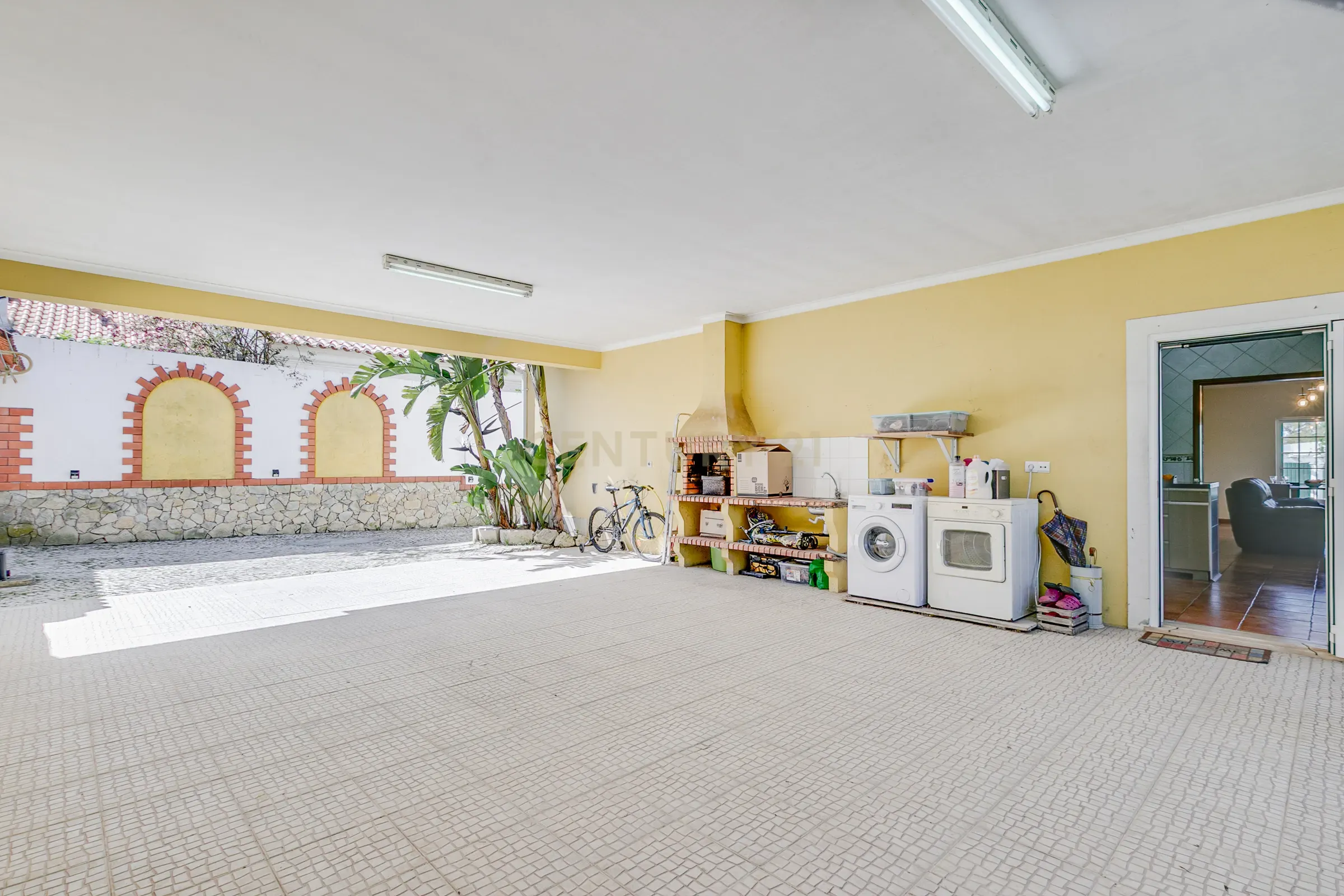 Moradia Rural T4 com Piscina e Jardim — Entre Setúbal e Lisboa - Image 39