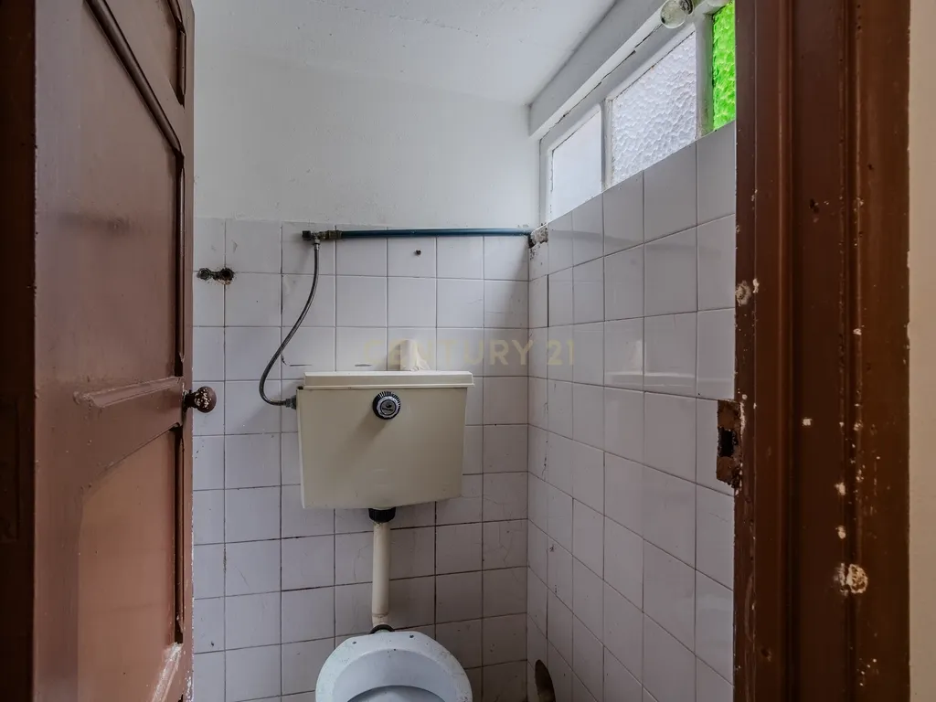PRÉDIO PARA RECUPERAR, NO CENTRO HISTÓRICO DE PENICHE - Image 58