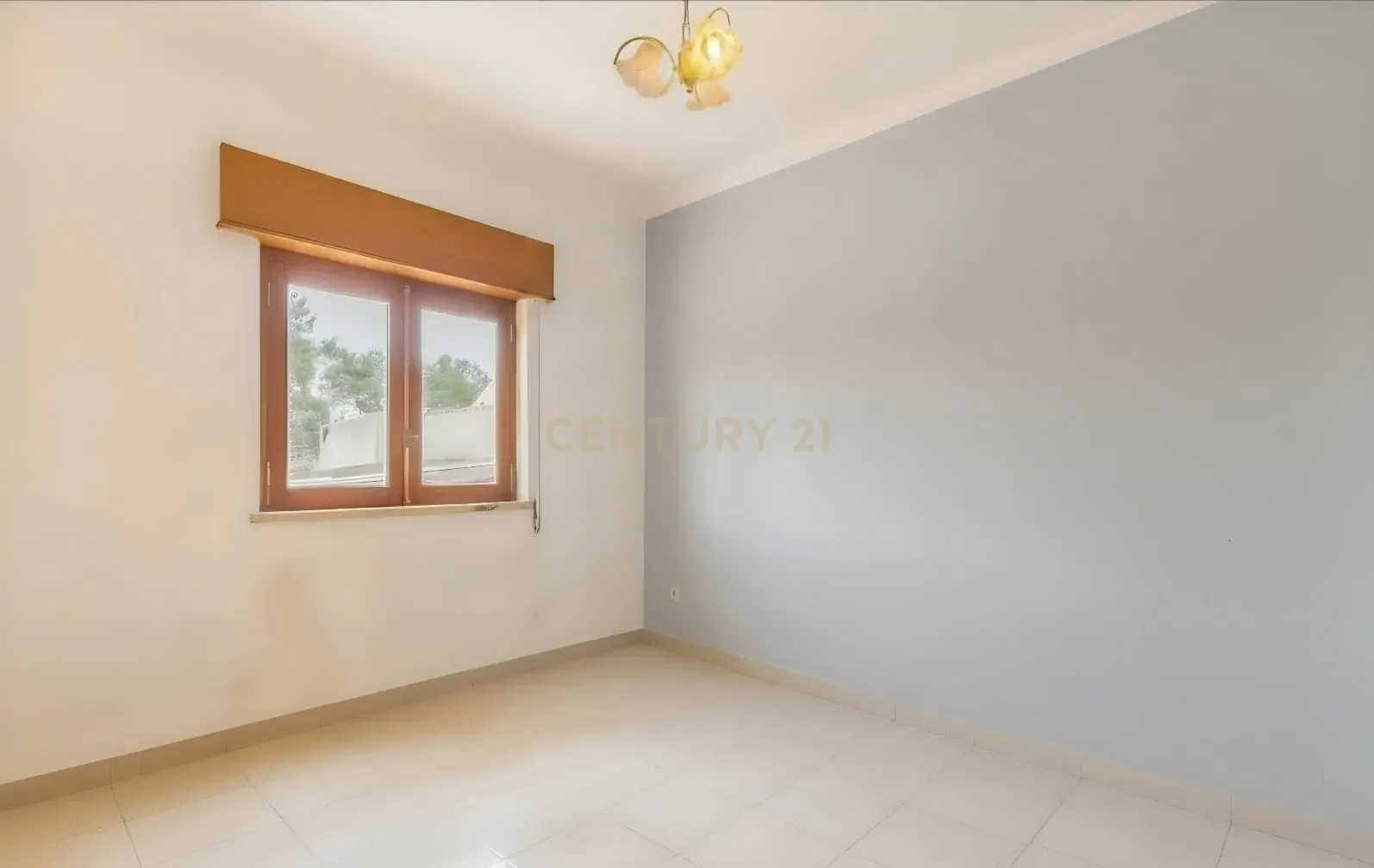 Fotografia 12 de Quinta do Conde - Moradia Isolada de 3 assoalhadas para remodelação, com sótão e cave