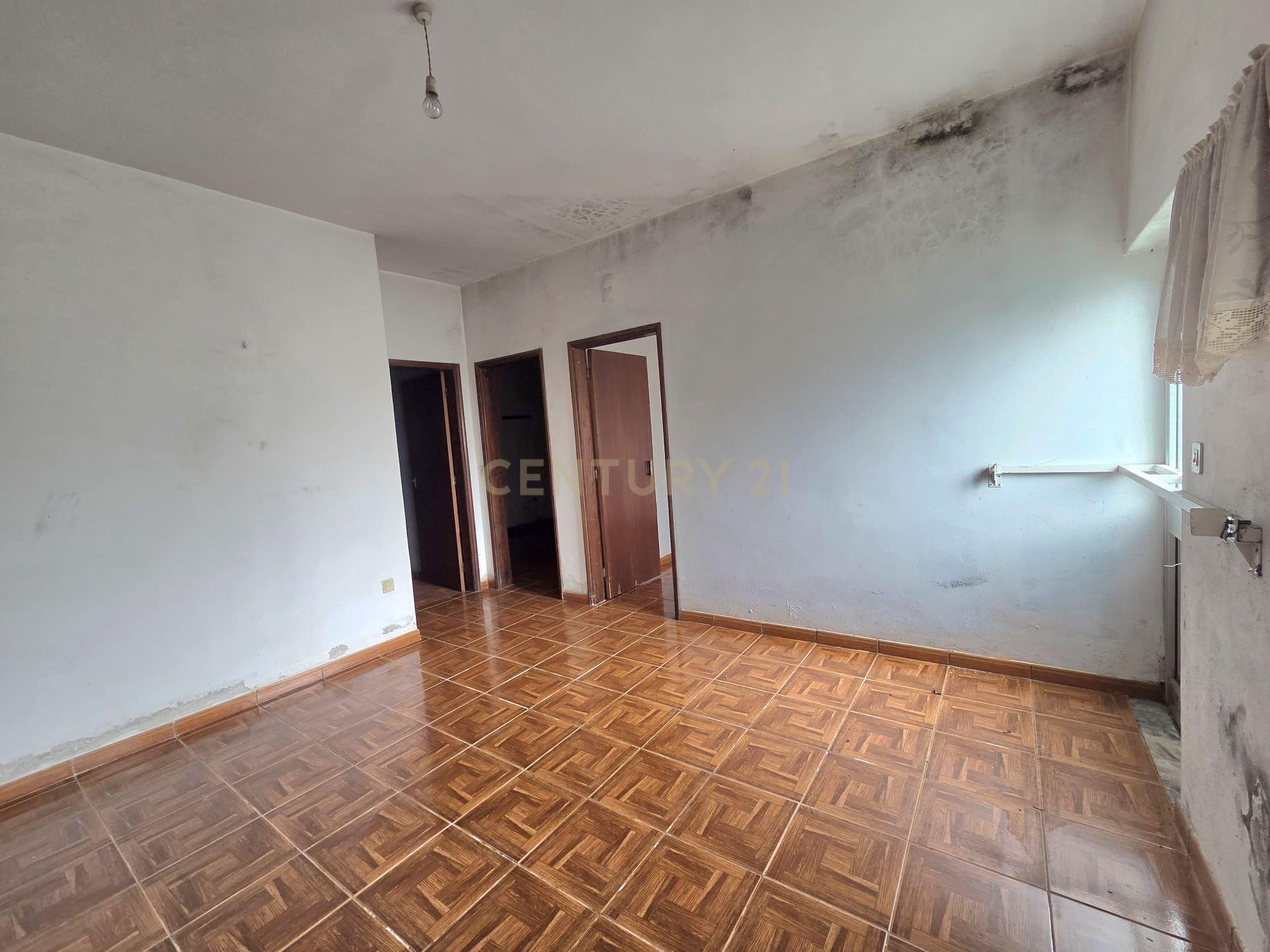 Fotografia 8 de Moradia T2 Térrea com Potencial para T3 | Terreno com Cerca de 1.000 m² | Próxima do Centro do Louriçal