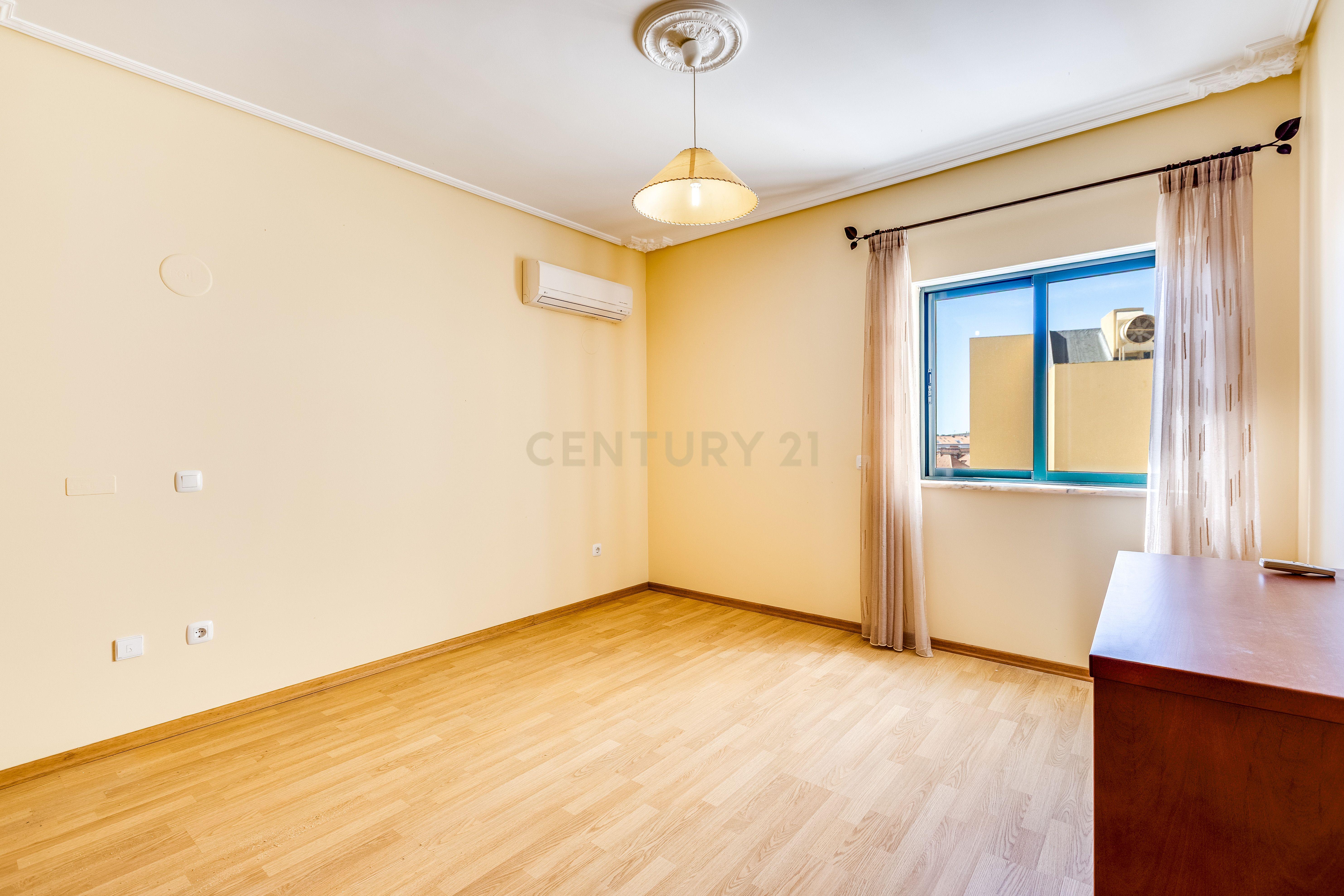 Apartamento T4 à venda em Faro (Sé e São Pedro), Faro — foto 16