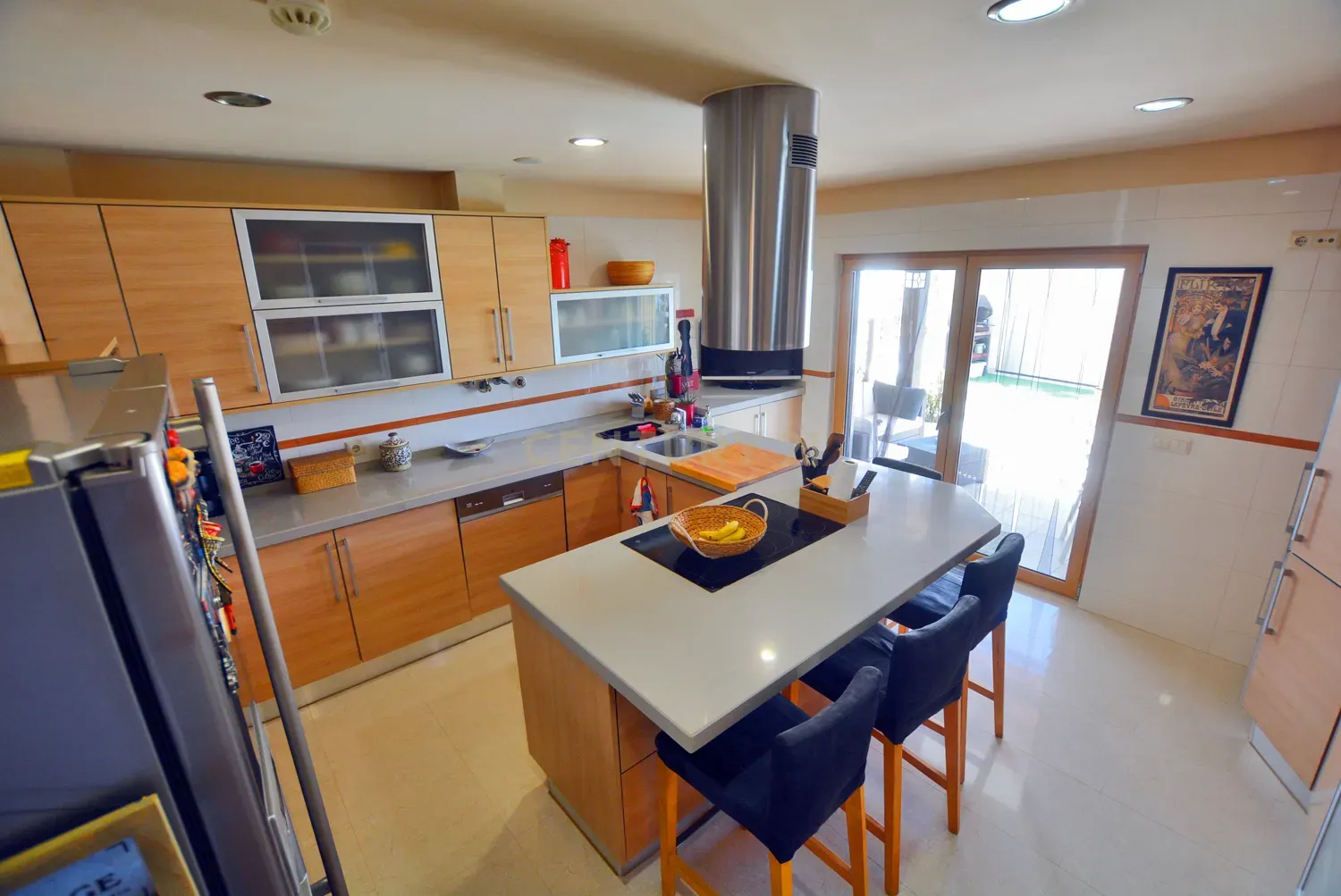 Luxuosa Moradia Renovada com Vista Panorâmica em Loures - Image 35