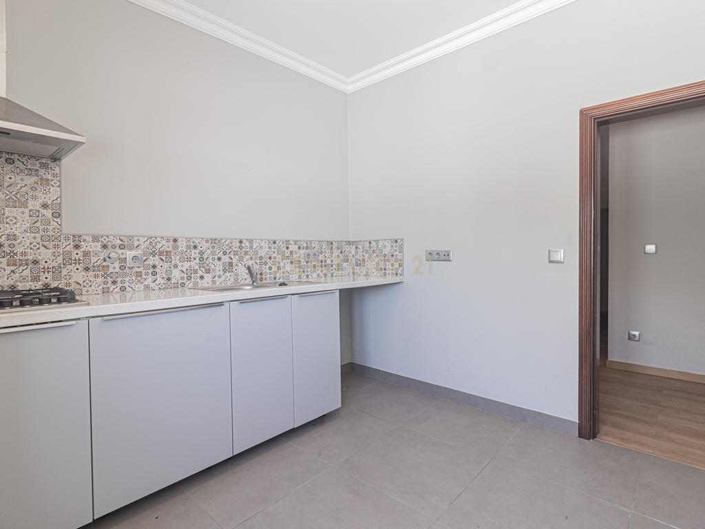 Moradia T4 em Vila Nova - Bucelas - Image 6