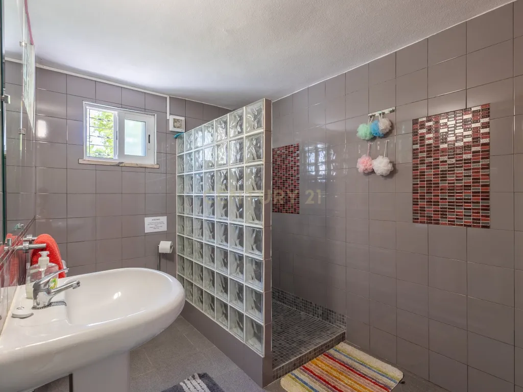 Quinta de 1ha vedada com piscina, jacuzzi, pomar e vista panorâmica em Olalhas, Tomar - Image 27