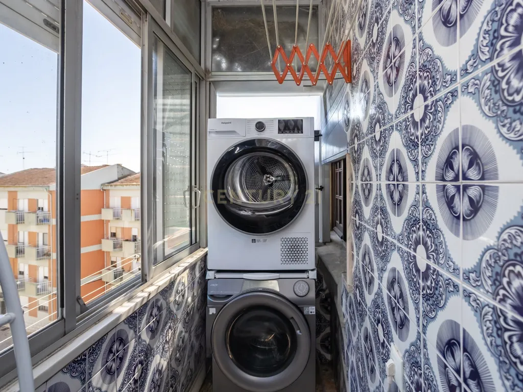 Magnífico T4 no Bairro de São Gabriel com 3 Varandas e Vista Panorâmica – Setúbal - Image 37