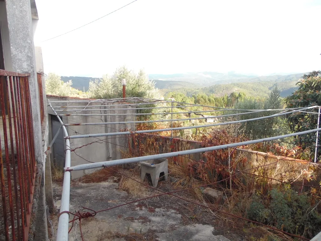Refúgio de charme na natureza – Moradia T2 com terreno em Pampilhosa da Serra - Image 16
