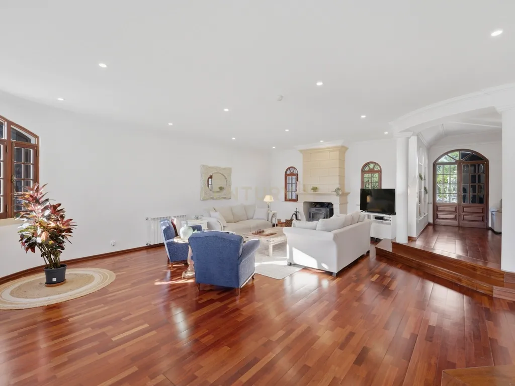 Quinta de Charme em Palmela – Renovada, Espaçosa e Pronta a Viver - Image 4