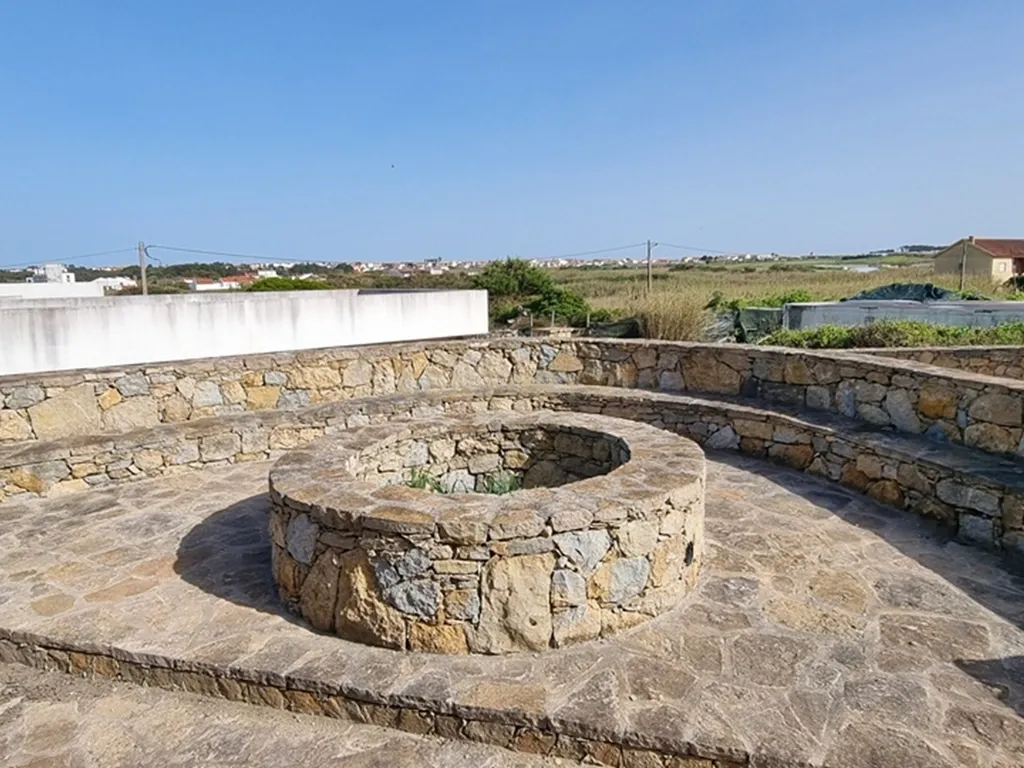 Hostel Boutique T8 + 2 bungalows T1 em Silveira, Torres Vedras - Image 10