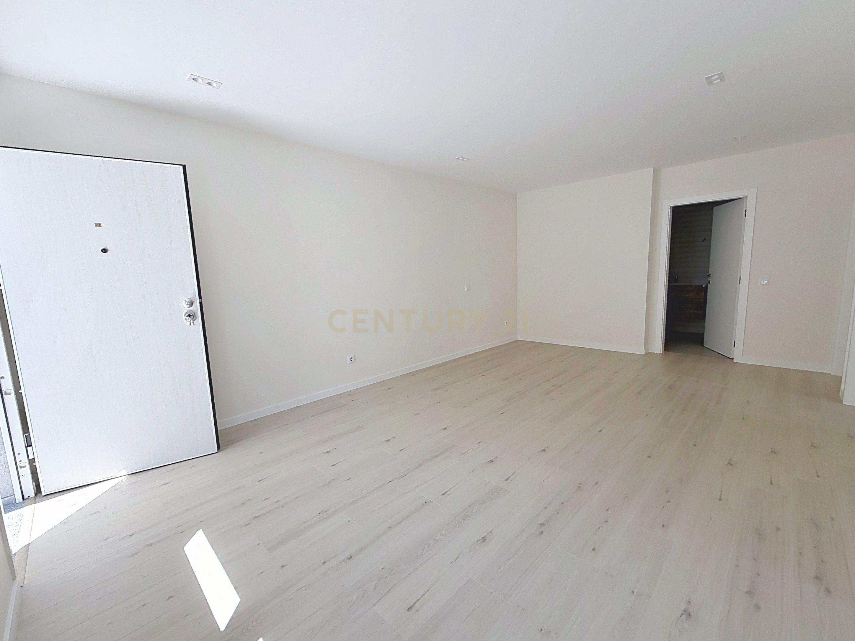 Fotografia 11 de Encantador Apartamento T2 na Praia de Pedrógão — Novo a Estrear | 235.000€