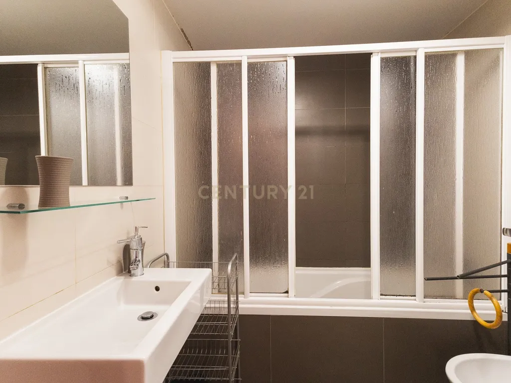 T4 Renovado no Coração da Quebra Costas – Coimbra - Image 30