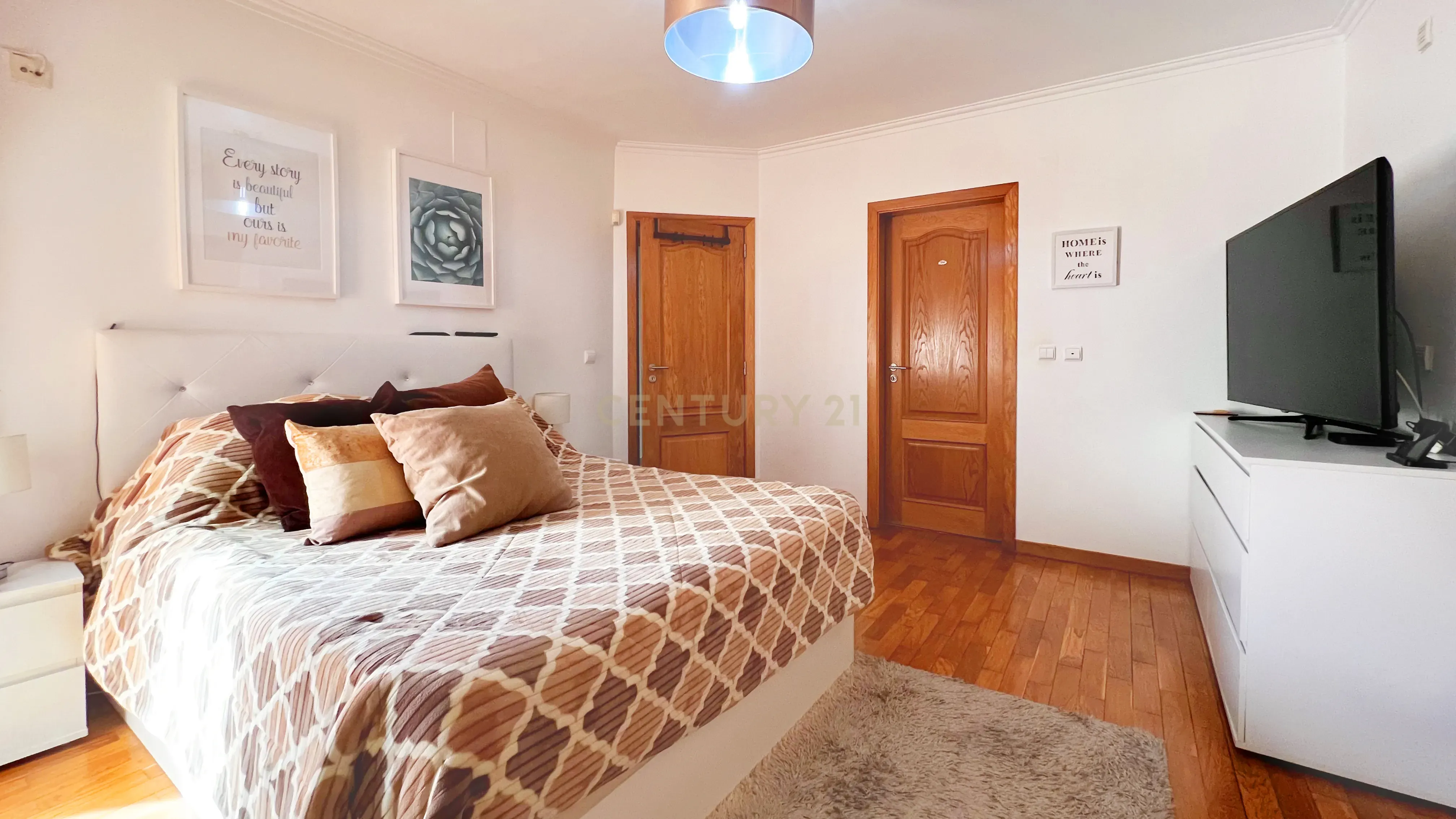 T2 +1 Ramada - Image 7