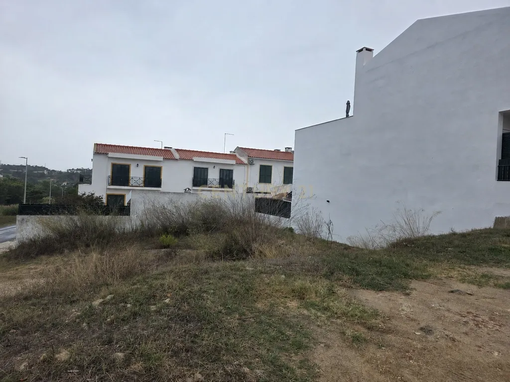 Terreno urbano para construção na Almoinha, Sesimbra - Image 2