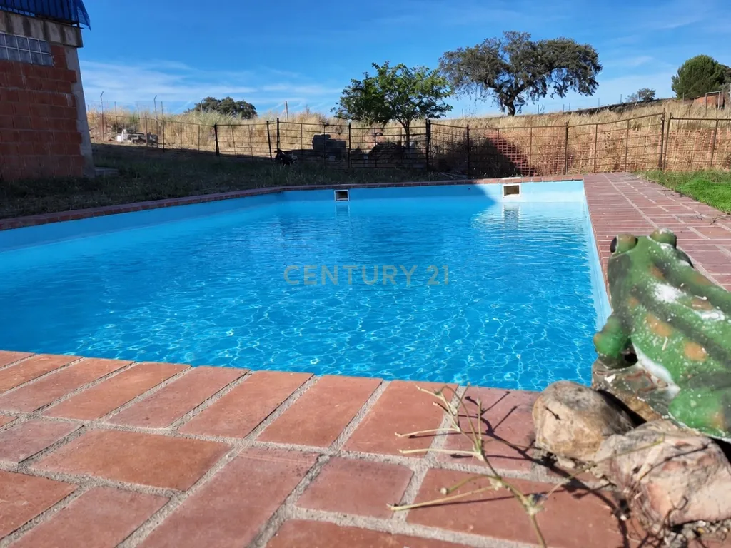 EXCECIONAL MORADIA COM PISCINA E AMPLA PARCELA URBANA EM HERRERA DE ALCÁNTARA - Image 26