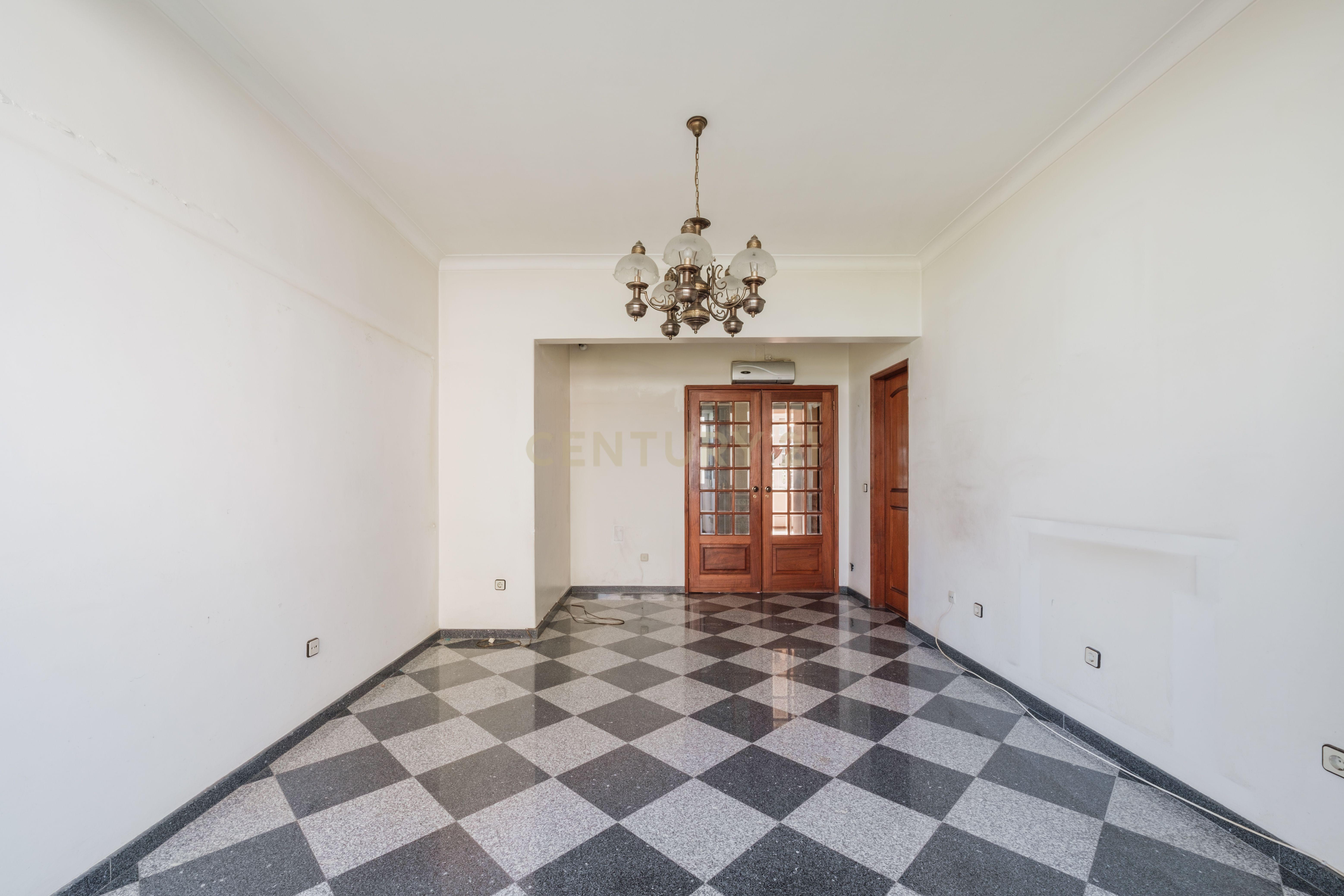 Fotografia 10 de Apartamento T3  92 m² | Arrecadação - Queluz