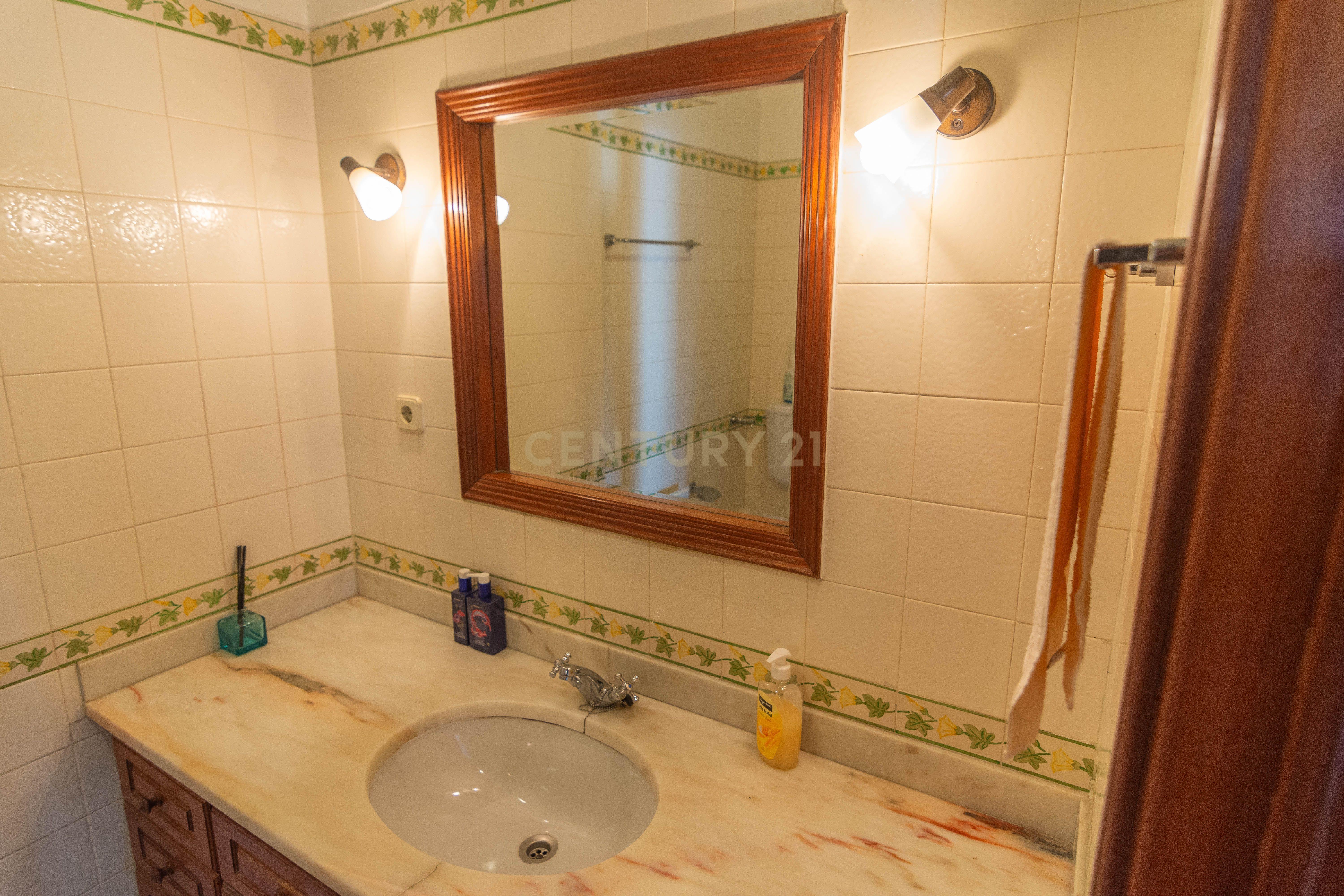 Apartamento T3 em Cascais com Vista Mar e Terraço - Image 22