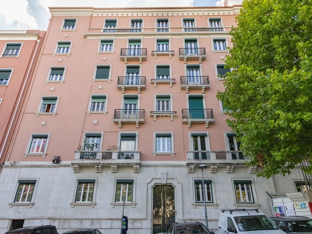 Espetacular T7 no Areeiro, Lisboa - 225m² de Conforto - Image 1