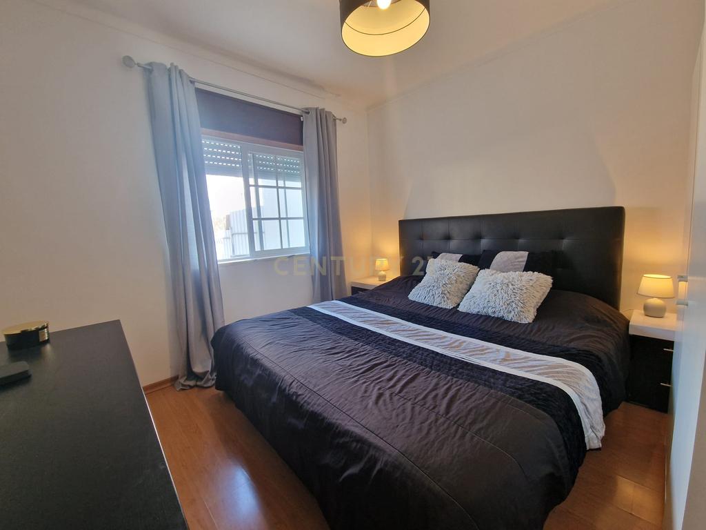 Apartamento T1 Quinta do Conde com logradouro bastante amplo - Image 5