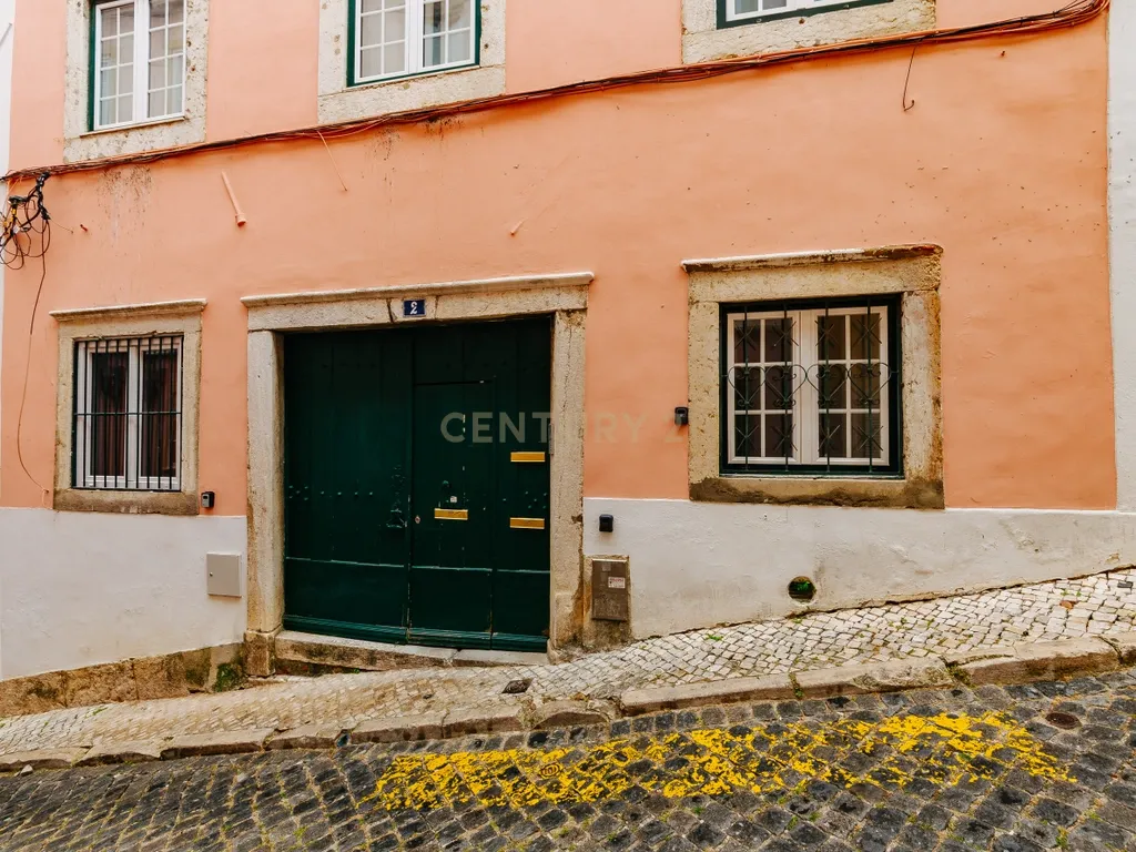 APARTAMENTO T2 - LOCALIZAÇÃO PREMIUM NO CORAÇÃO DE LISBOA - Image 37