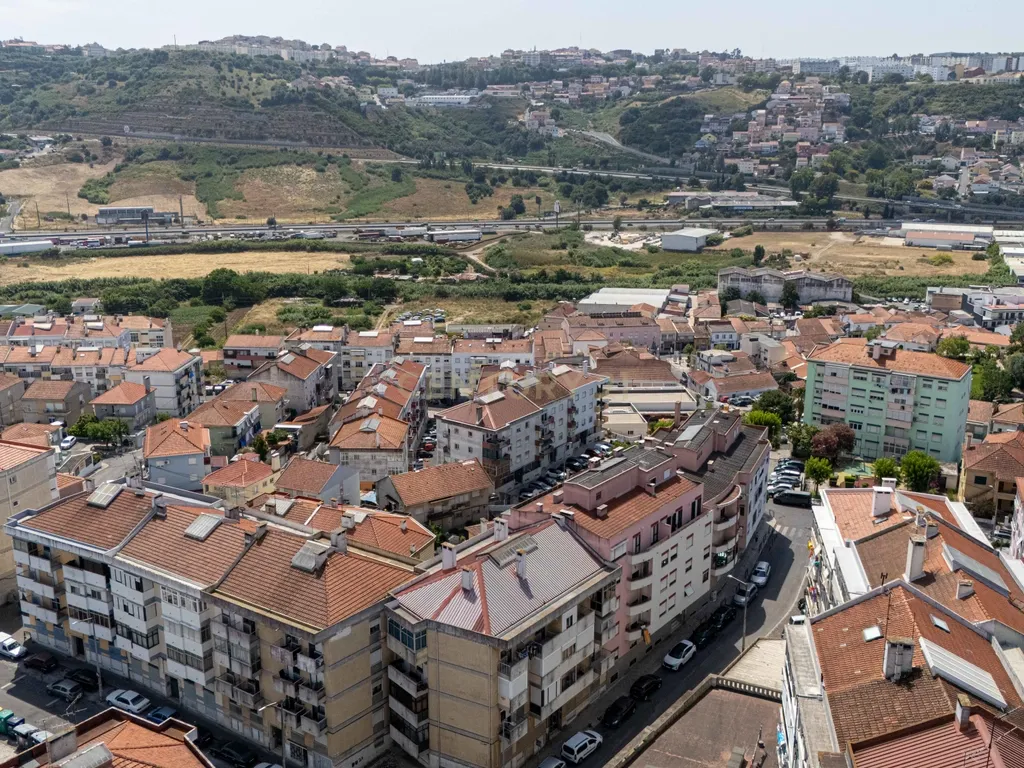 T1+1 com Terraço Privativo e Estacionamento | Póvoa de Santo Adrião - Image 26