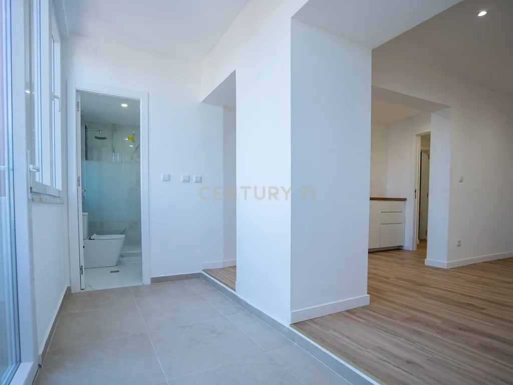 Apartamento T2, Rua do Mato Grosso, Santa Engrácia, São Vicente - Image 8
