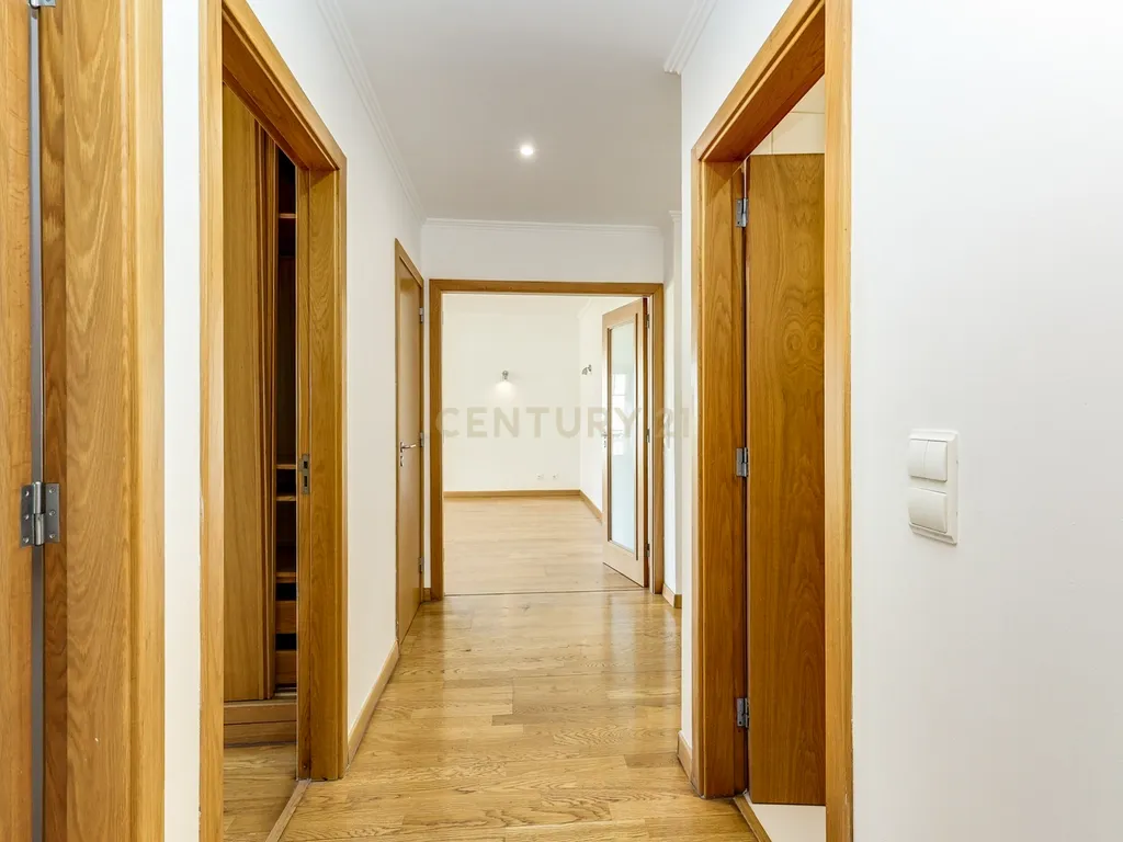 Apartamento T3+Box em Telheiras – Rua Fernando Lopes Graça - Lisboa - Image 13
